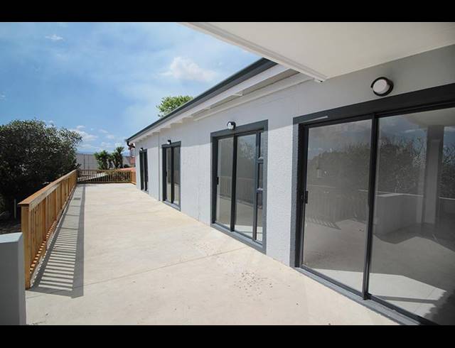 5 BEDROOM HOUSE FOR SALE IN FRAAIUITSIG